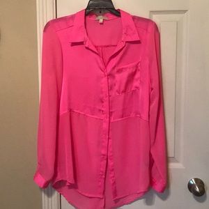 Long sleeved women’s blouse